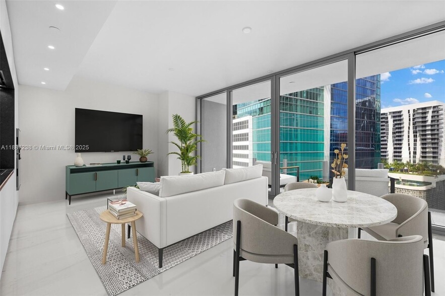 Building Photo - 300 Biscayne Boulevard Way