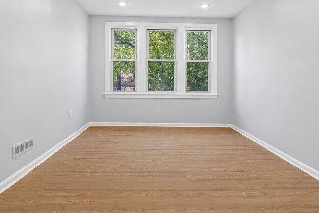 Building Photo - 12 E 49th St