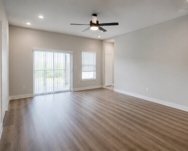 Building Photo - 818 Singleton Blvd