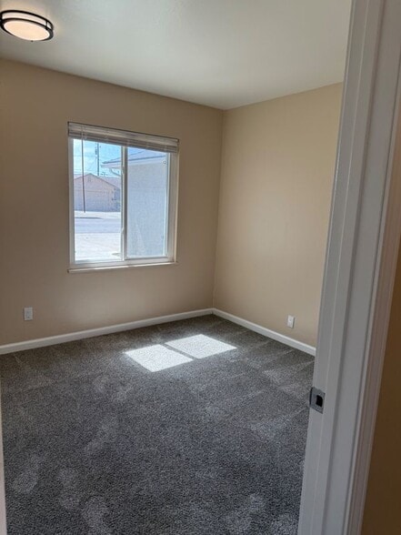Building Photo - 204 N X St