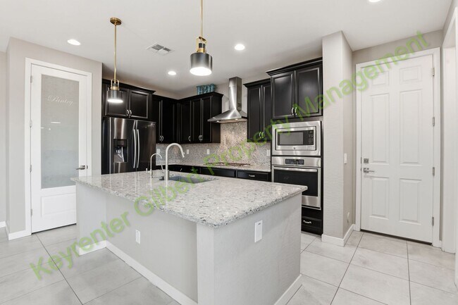 Building Photo - Charming 3-bed/3bath Gilbert Corner Lot Ho...