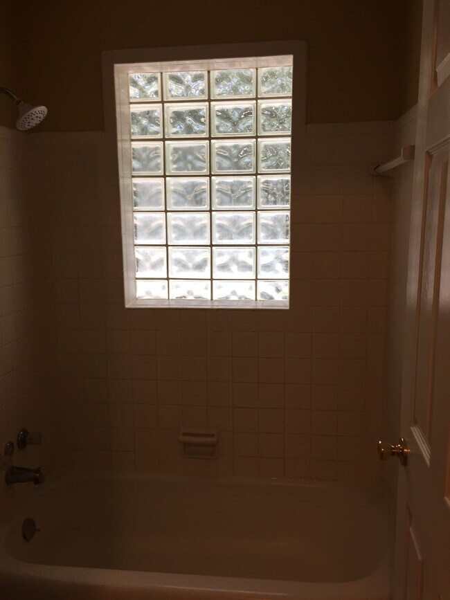 Building Photo - 1207 Fair Rd