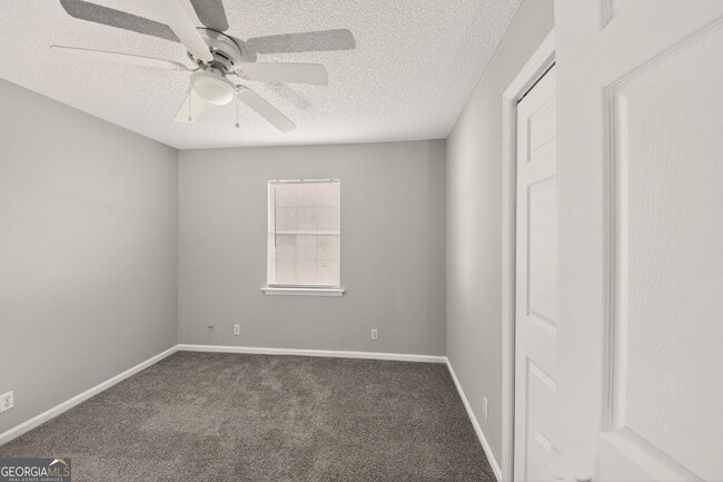 Building Photo - 107 Navajo Ct