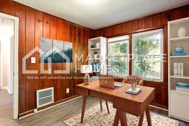 Building Photo - 3516 Maryvale Dr