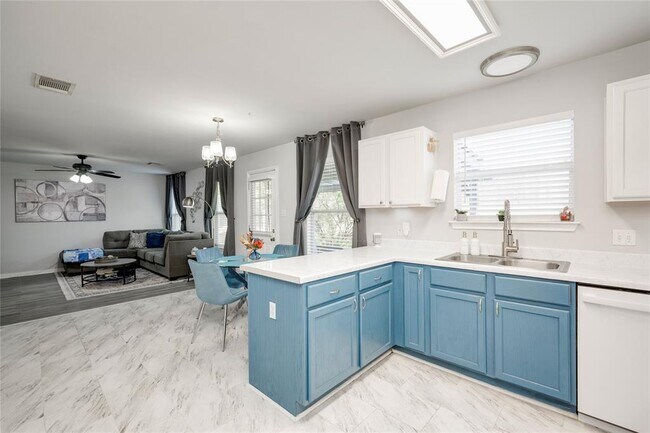 Building Photo - 148 Buttercup Way