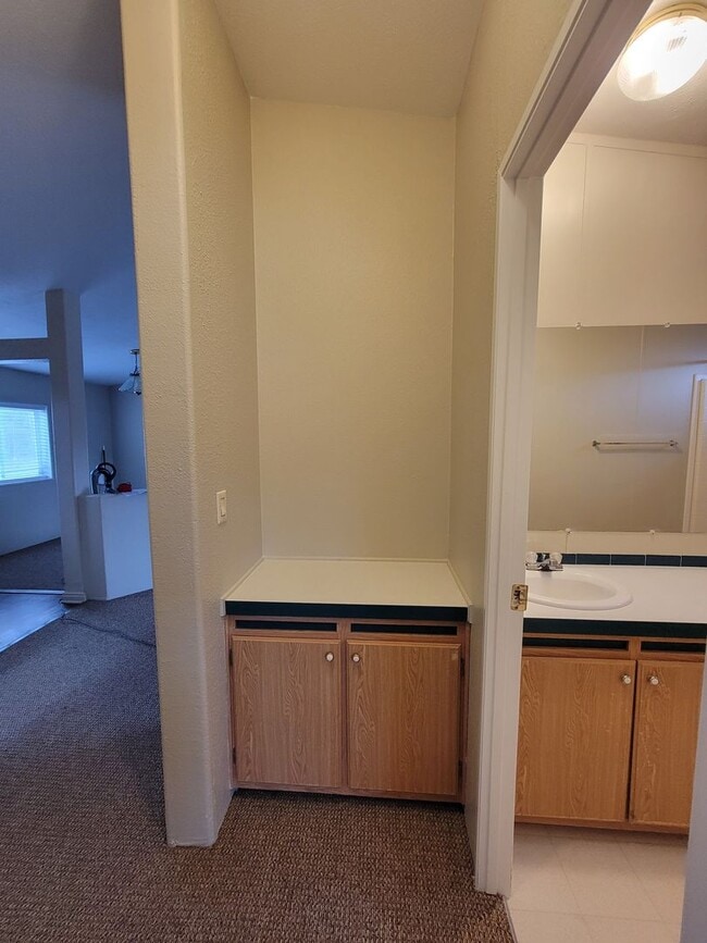 Building Photo - For Rent – 3 Bedroom, 2 Bath Home Near Old...