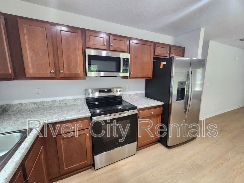 Building Photo - 6385 Bowdoin Ave