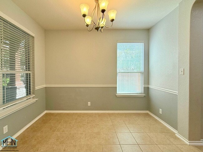 Building Photo - Spacious and Beautiful Two-Story 5 Bedrooms, 3.5 Bathrooms Home, With Easy Access to I-35, Loop 1...