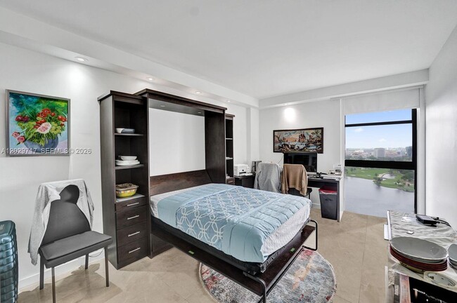 Building Photo - 20281 E Country Club Dr