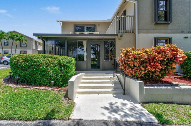 Building Photo - 7361 SE Jamestown Terrace