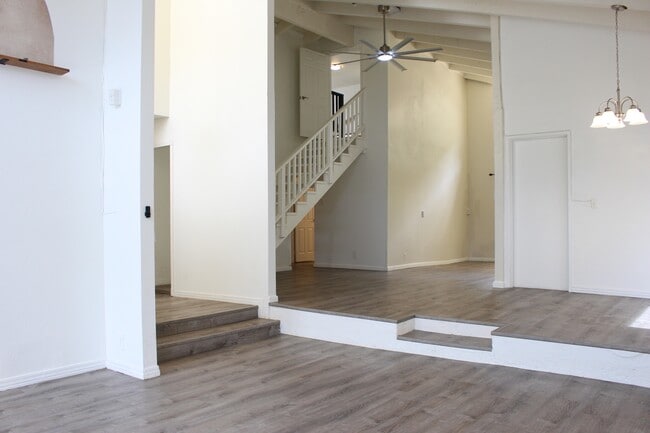 Building Photo - 1279 Kaeleku St