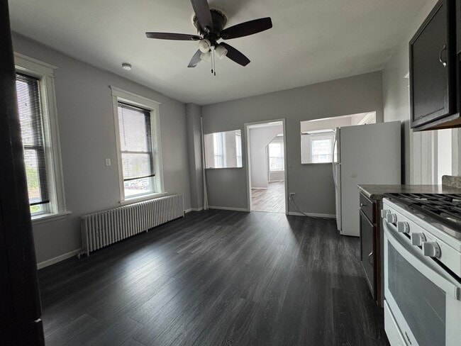 Building Photo - 3020 S Laramie Ave