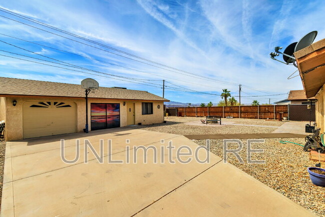 Building Photo - 2068 Palo Verde Blvd S
