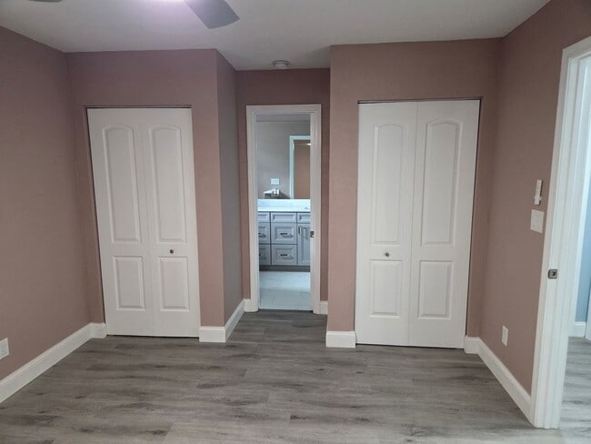 Building Photo - REMOLEDED WITH AWESOME KITCHEN