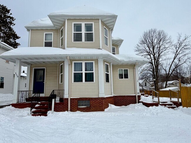 Building Photo - 407 N State St