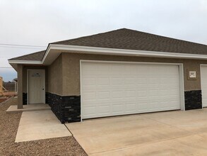 Building Photo - rf2620