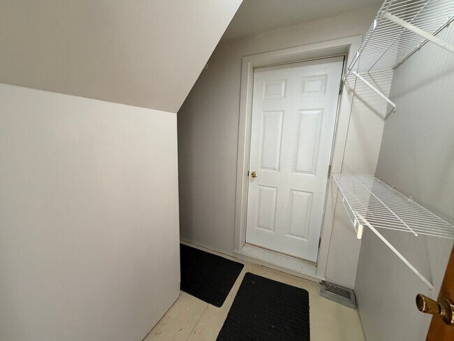 Building Photo - 21-23-23 Lyman St