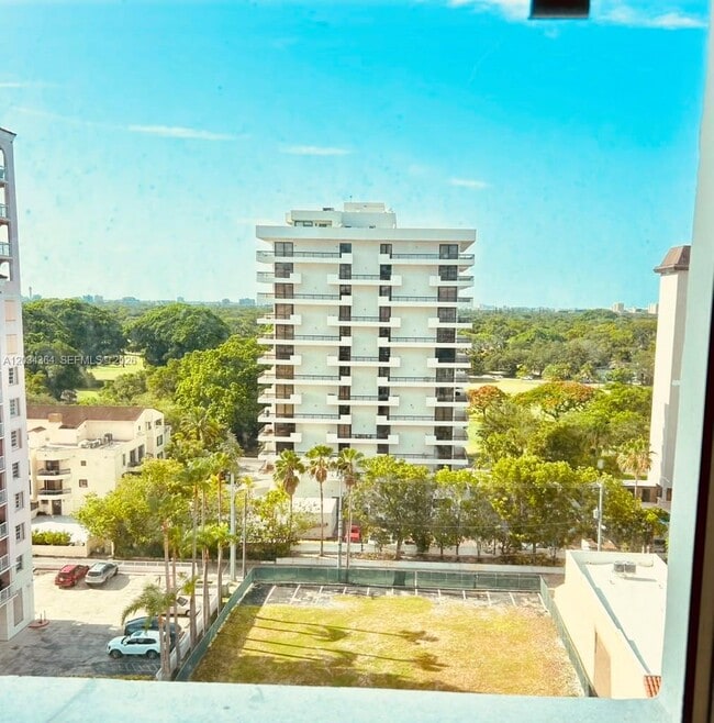 Building Photo - 700 Biltmore Way