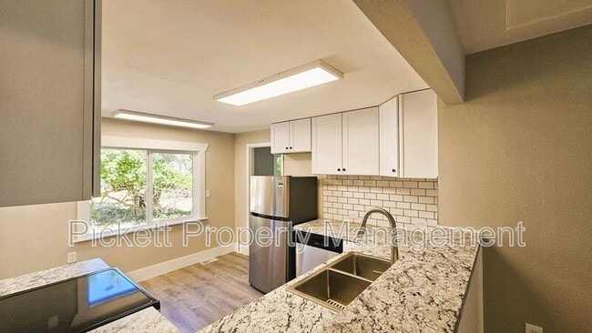 Building Photo - 1604 Jacobsen Blvd