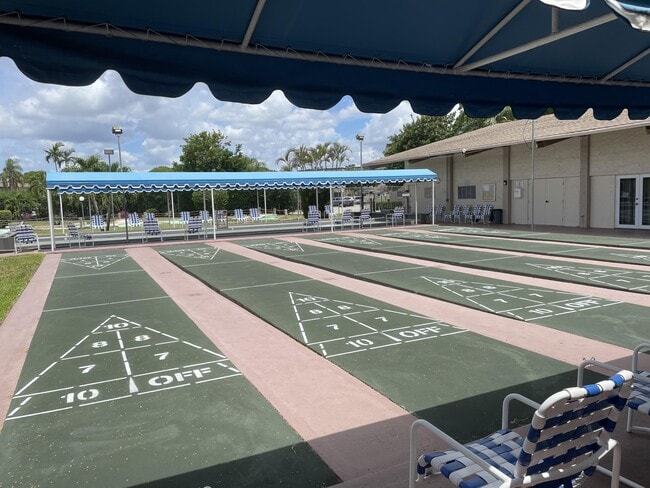 Building Photo - 705 Lori Dr