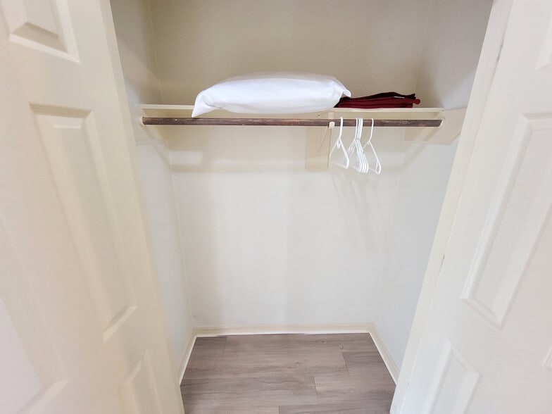 Building Photo - 3813 Lydia St