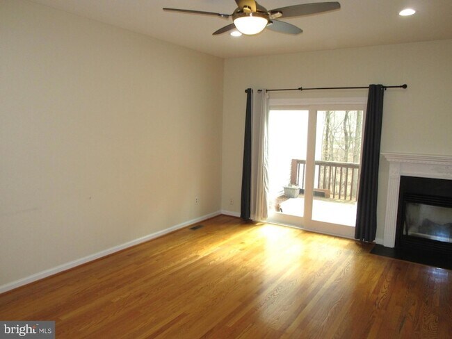 Building Photo - 525 Southampton Ln