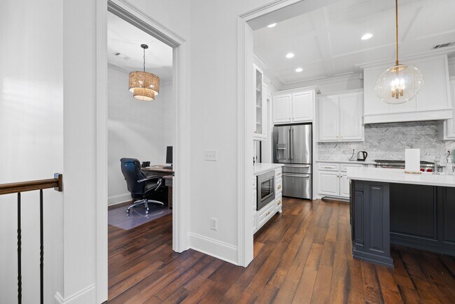 Building Photo - 1020 Bridle Bit Ln