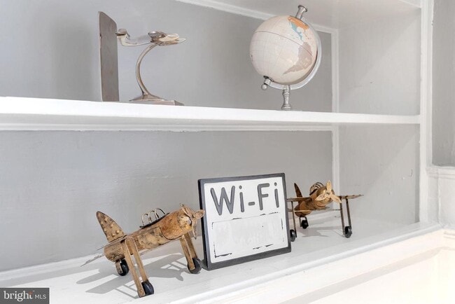 Building Photo - 2134 Locust St