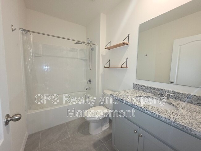 Building Photo - 33409 Country House Dr