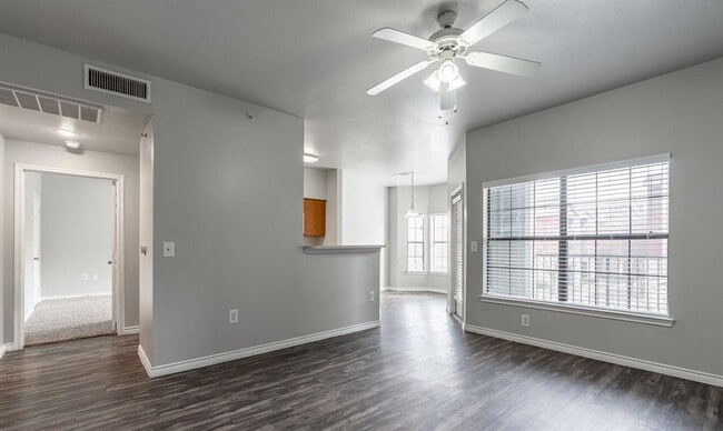 Building Photo - 1350 Skyline Rd