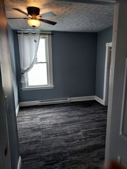 Building Photo - 413 Locust St