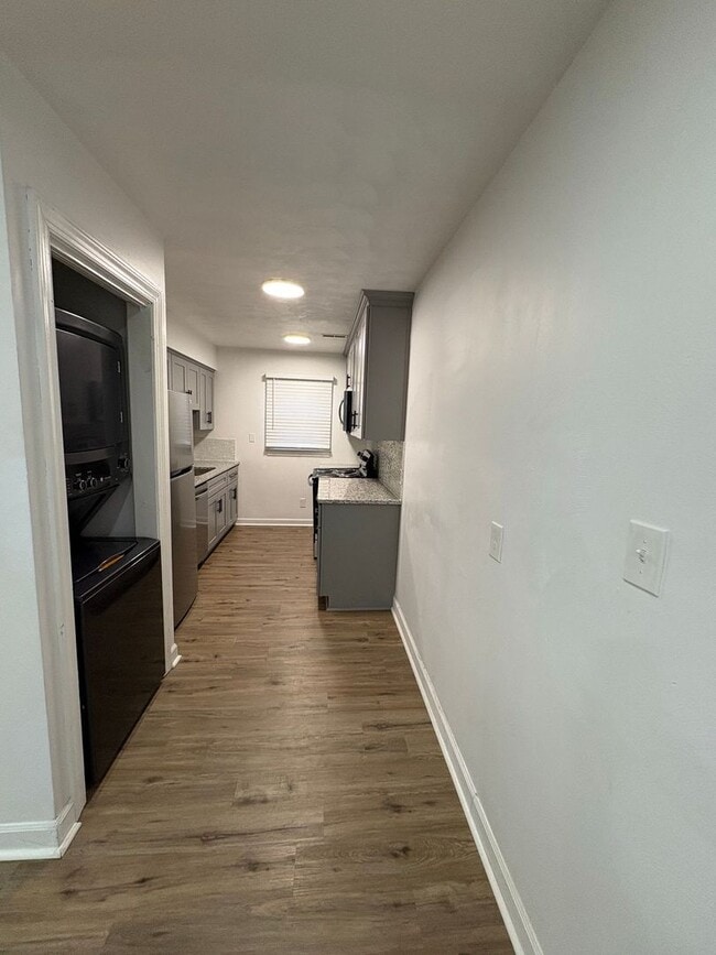 Building Photo - 98 Chautauqua Ave