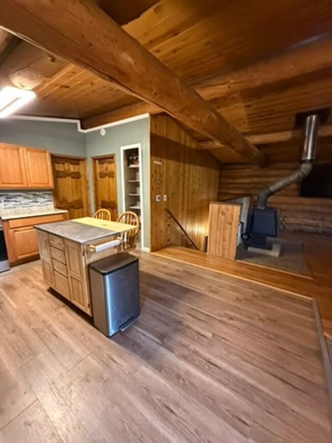 Building Photo - Spacious Pet-Friendly Home with Fireplace, Garage & Huge Deck Near Fairbanks