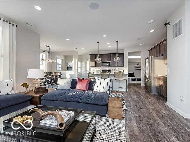 Building Photo - 4894 Oak Hl Dr