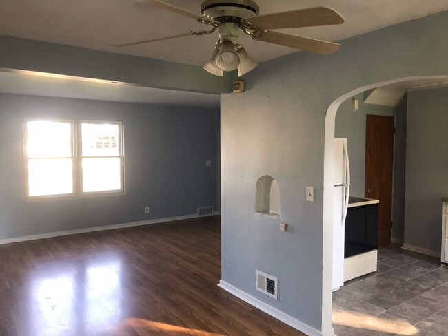 Building Photo - Keith St.