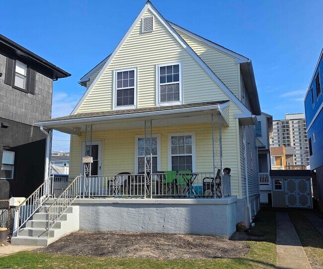 Building Photo - 9604 Ventnor Ave