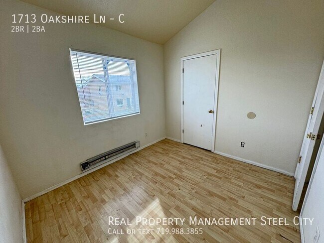 Building Photo - 1713 Oakshire Ln
