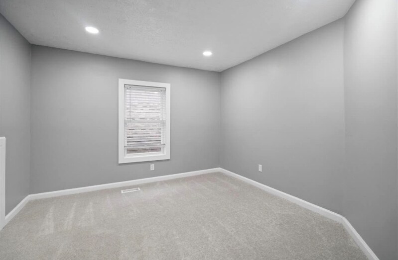 Building Photo - 846 N Parker Ave