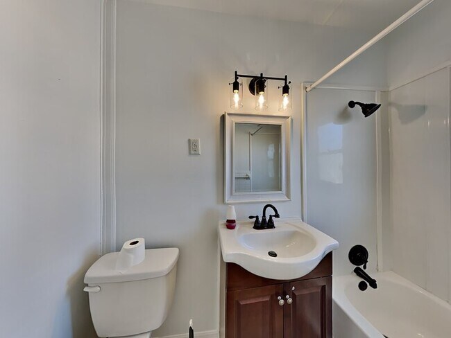 Building Photo - 604 Braddock Ave