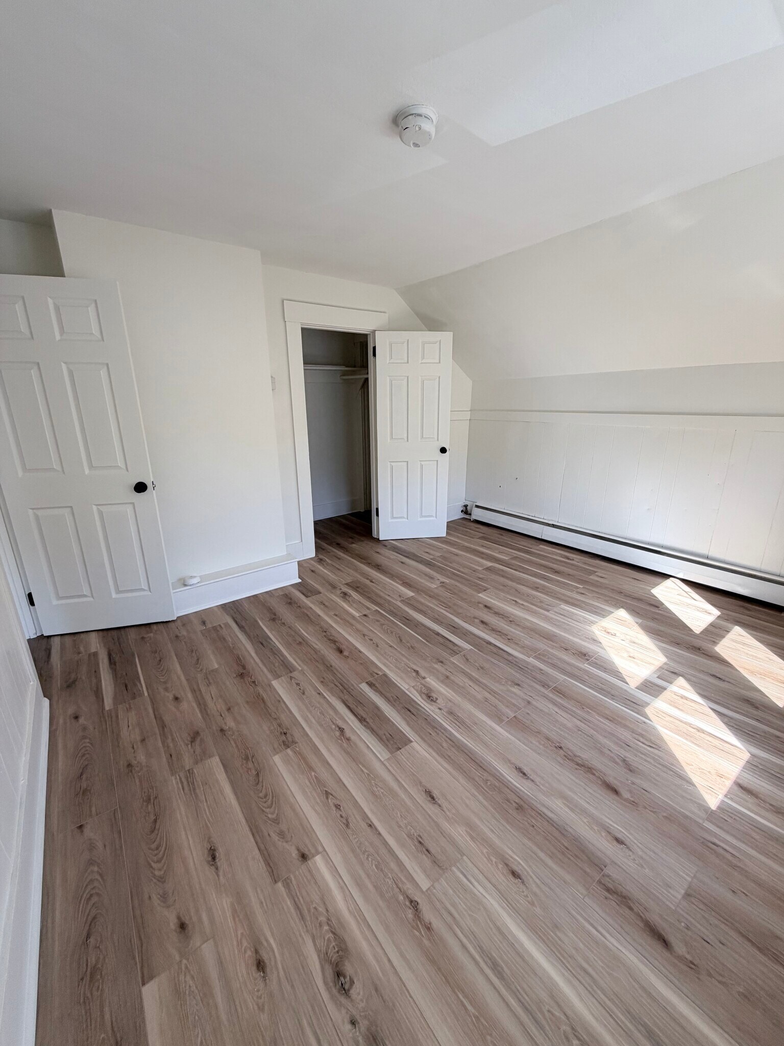 Upstairs master - 221 Baldwin St