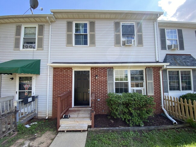 Building Photo - 624 Highview Ct