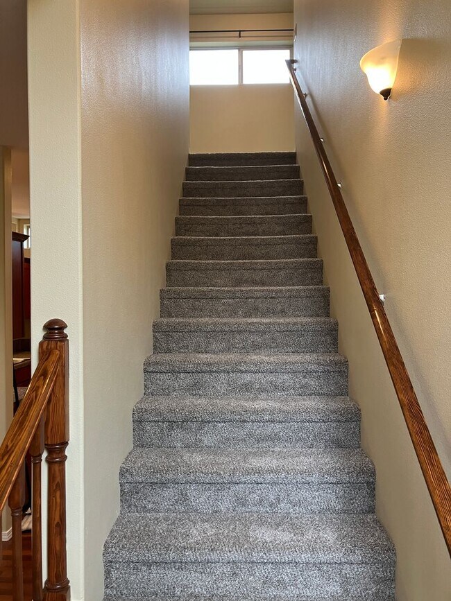 Building Photo - *$1,000 Off 1st Month's Rent!* Well-Kept Three Bedroom Home in West Salem