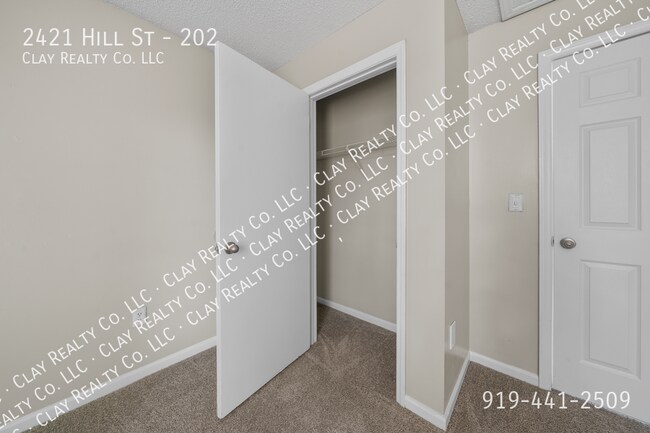 Building Photo - 2421 Hill St