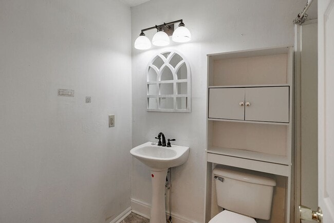 Building Photo - Charming 2 Bedroom, 1 Bath Home in Colbert...