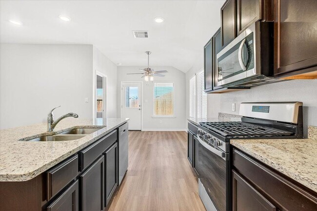 Building Photo - 1626 Comfy Wy