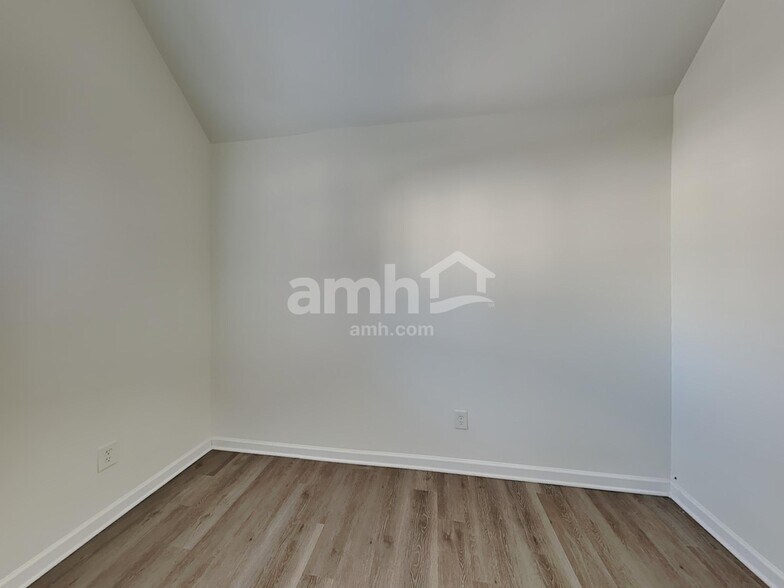 Building Photo - 1963 Trace Creek Dr