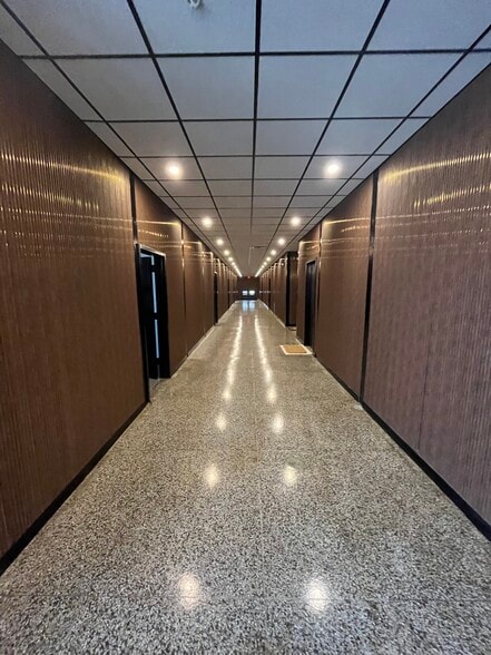 Building Photo - 64 Sand Creek Rd