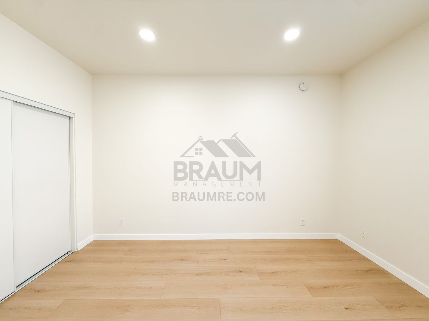 Building Photo - 11459 Collins St