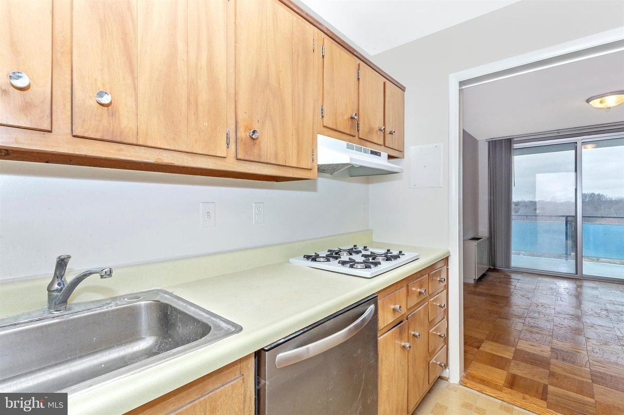 Building Photo - 10500 Rockville Pike