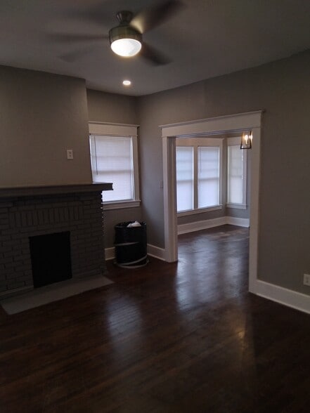 Building Photo - 416 Howell St